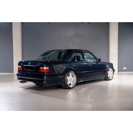 MERCEDES-BENZ W124 SEDAN AMG LOOK - ZESTAW STYLIZACYJNY