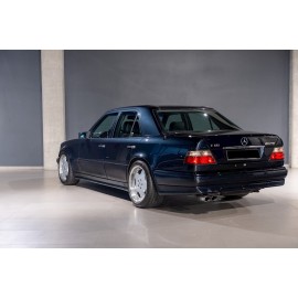 MERCEDES-BENZ W124 SEDAN AMG LOOK - ZESTAW STYLIZACYJNY