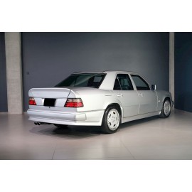 MERCEDES-BENZ W124 SEDAN AMG LOOK - ZESTAW STYLIZACYJNY