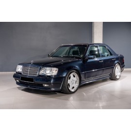 MERCEDES-BENZ W124 SEDAN AMG LOOK - ZDERZAK PRZÓD + LAMPY PRZECIWMGIELNE